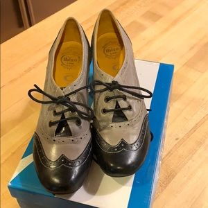 Jeffrey Campbell mid heel gray/black shoes